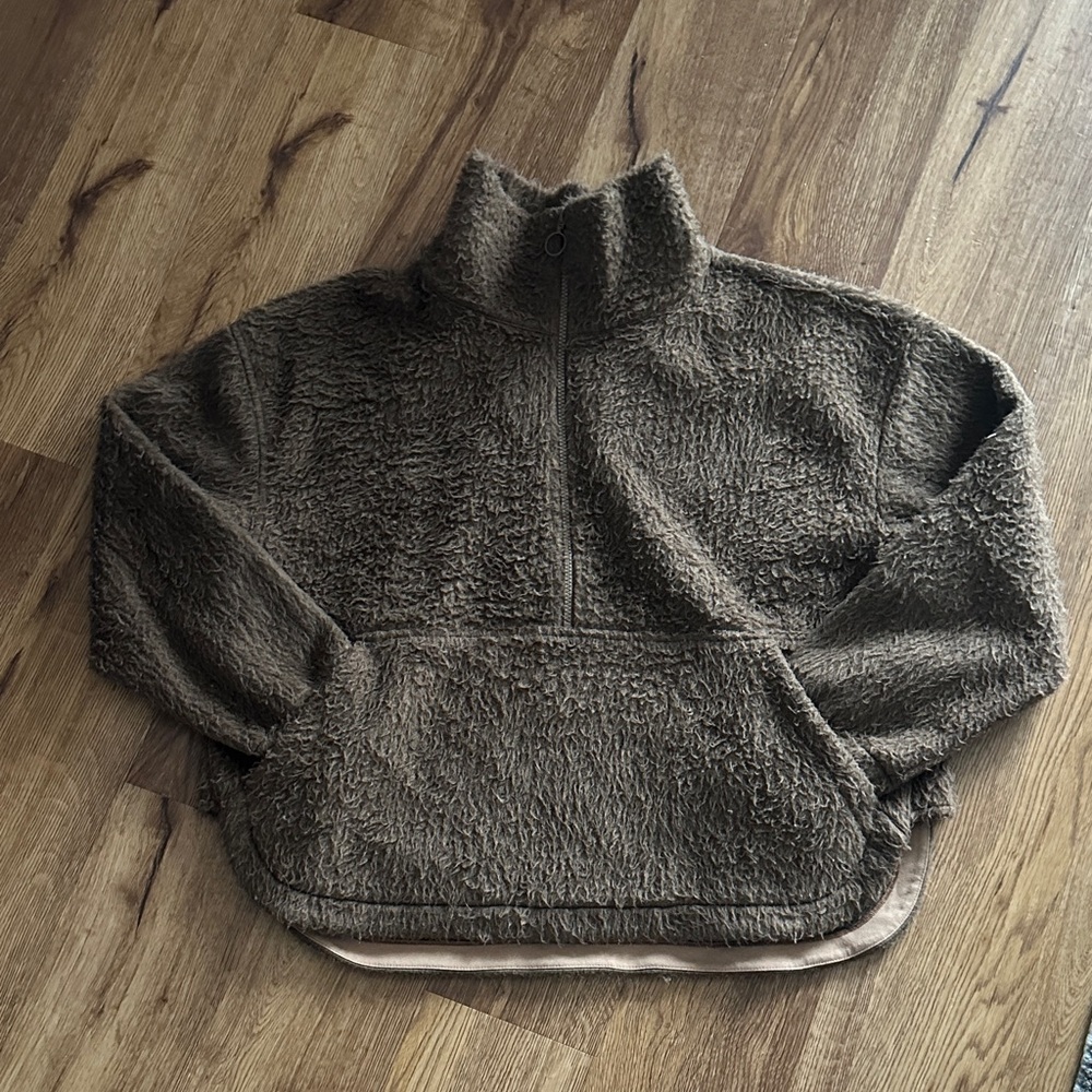 Alpine Design Chocolate Fleece pullover, front pouch pocket, size L